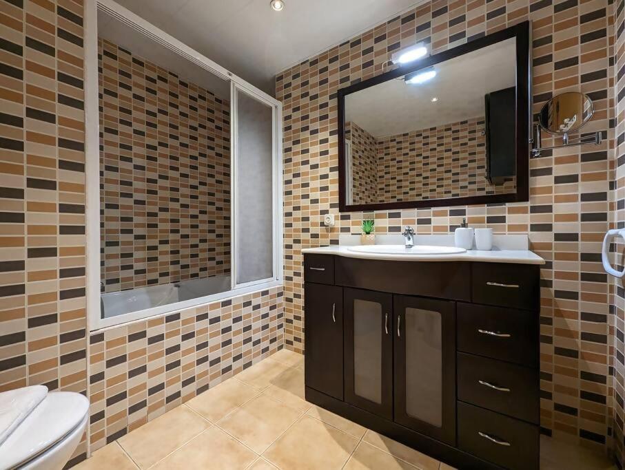 Apartamento Piscina En Platja Daro By Host&Joy Platja d'Aro Ngoại thất bức ảnh